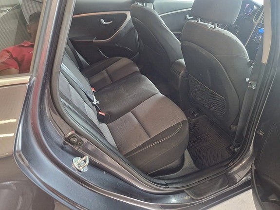 Hyundai i30 9 of 16