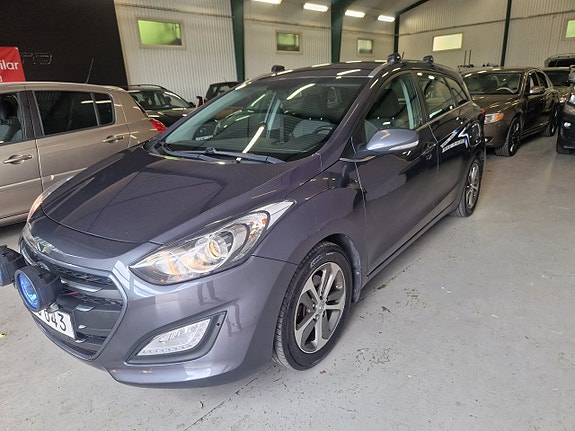 Hyundai i30 13 of 16