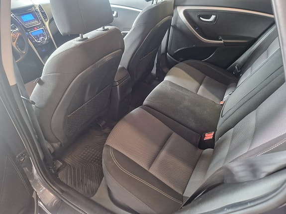 Hyundai i30 10 of 16