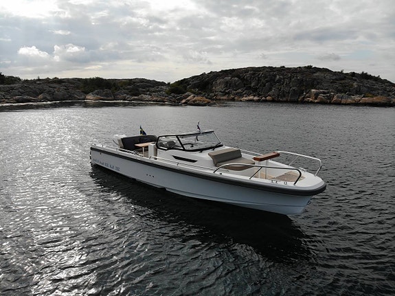Nimbus Tender 9 T9 Mercury 300Hk 245Tim Värmare -2019 2 of 12