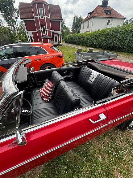 Ford Galaxie 4 of 11