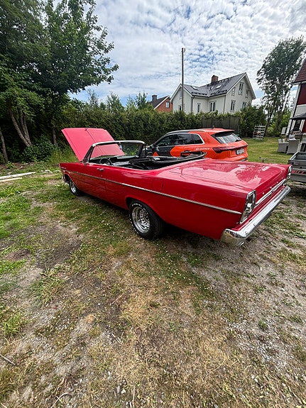 Ford Galaxie 6 of 11