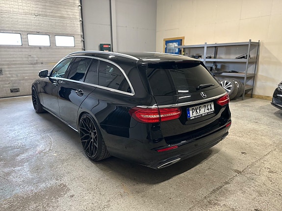 Mercedes-Benz E300 de 5 of 5