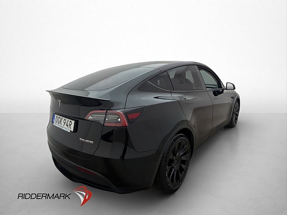 Tesla Model Y 9 of 30
