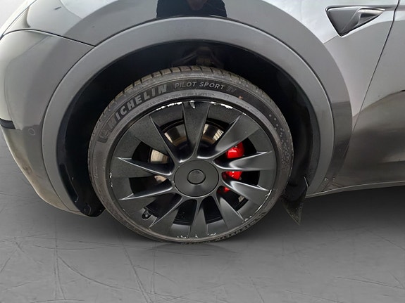 Tesla Model Y 30 of 30