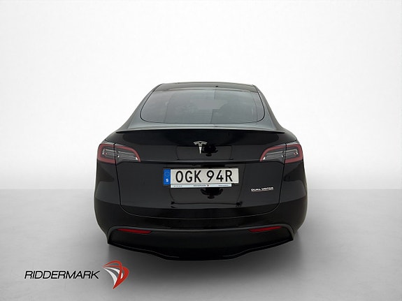 Tesla Model Y 8 of 30