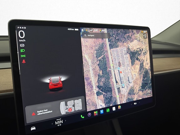 Tesla Model Y 18 of 30