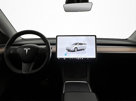 Tesla Model Y 26 of 30