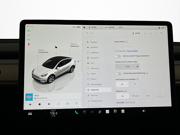 Tesla Model Y 24 of 30