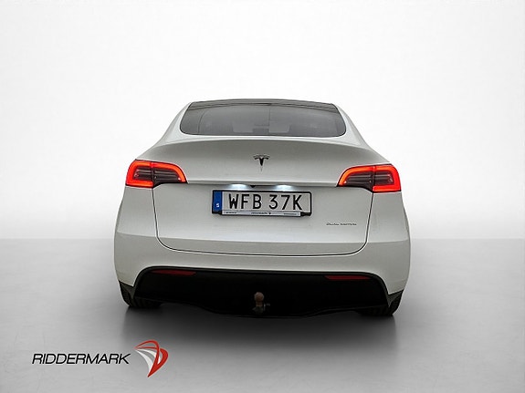 Tesla Model Y 8 of 30