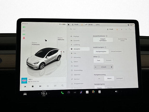 Tesla Model Y 22 of 30