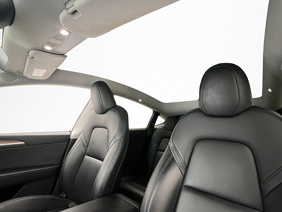 Tesla Model Y 13 of 30