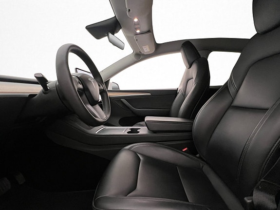 Tesla Model Y 12 of 30