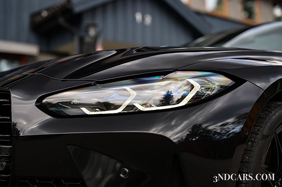 BMW M4 2 of 5