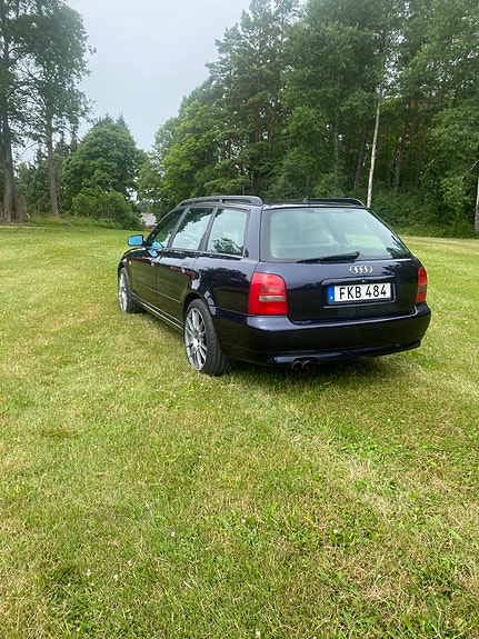 Audi S4 4 of 5
