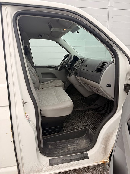 Volkswagen Transporter 14 of 23