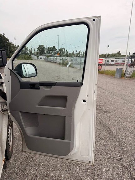 Volkswagen Transporter 13 of 23