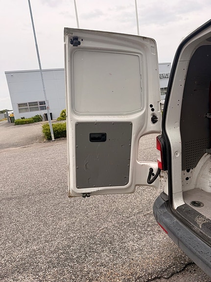 Volkswagen Transporter 9 of 23