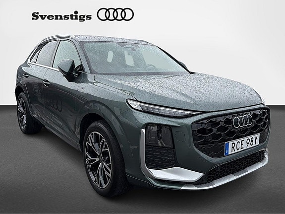 Audi Q3 2 of 5