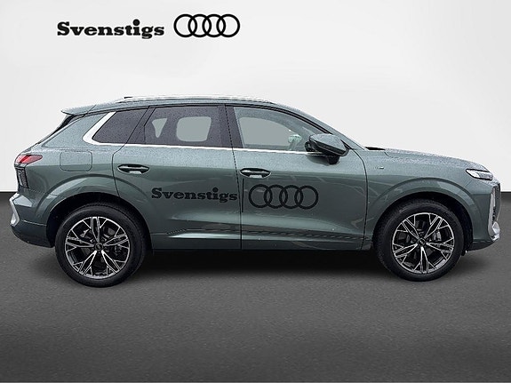 Audi Q3 3 of 5