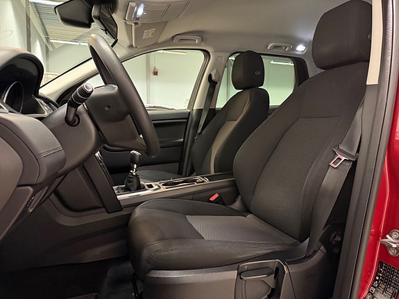 Land Rover Discovery Sport 14 of 30
