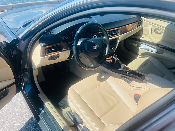 BMW 325i 8 of 11