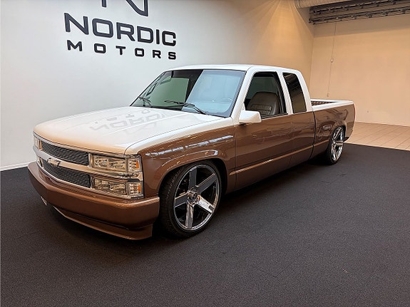 Chevrolet C1500 2 of 5