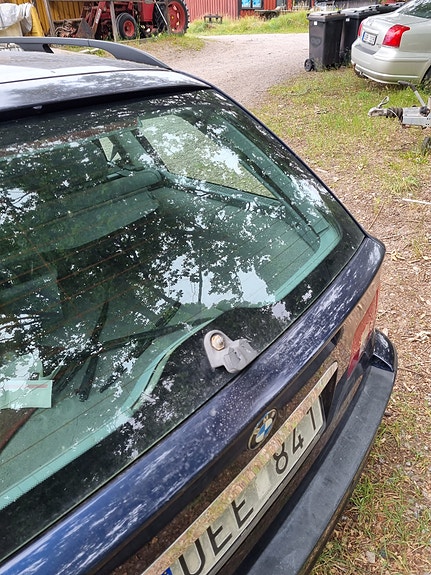BMW 540i 3 of 5