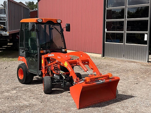 KUBOTA BX2350 2 of 5