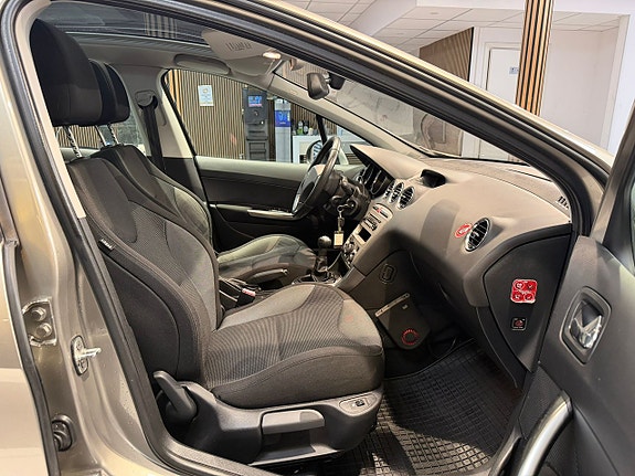 Peugeot 308 15 of 24