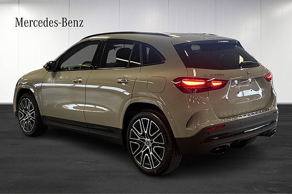 Mercedes-Benz GLA250 e 3 of 5