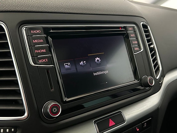 Volkswagen Sharan 9 of 16