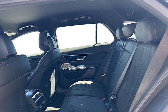 Mercedes-Benz E300 de 9 of 12