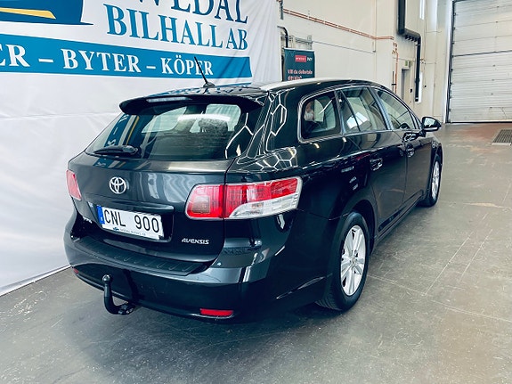 Toyota Avensis 6 of 15