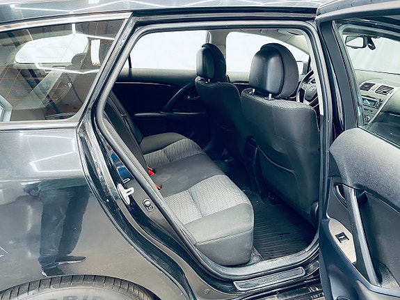 Toyota Avensis 15 of 15