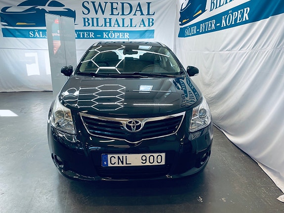 Toyota Avensis 4 of 5