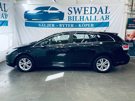 Toyota Avensis 8 of 15