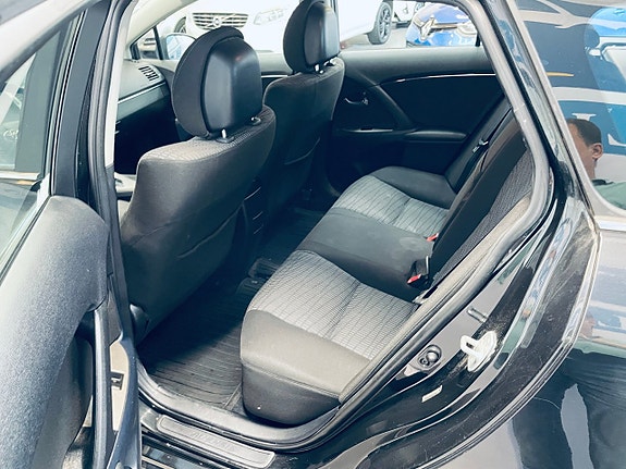 Toyota Avensis 13 of 15