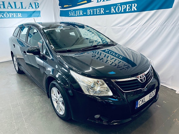 Toyota Avensis 2 of 5