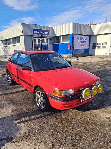 Mazda 323 2 of 5