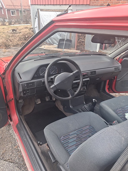 Mazda 323 5 of 5