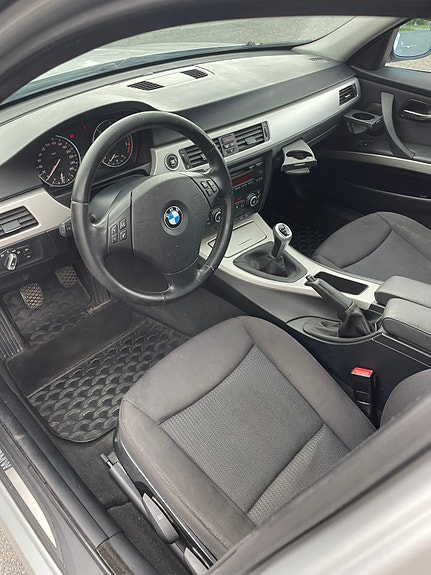 BMW 318d 8 of 13
