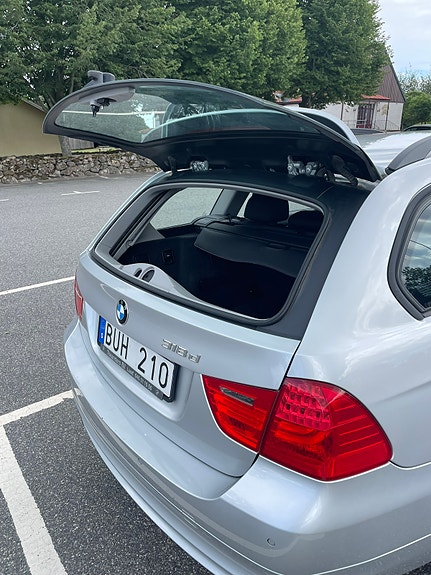 BMW 318d 11 of 13