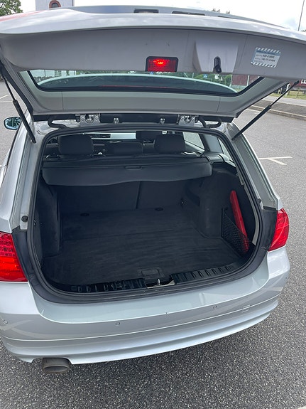 BMW 318d 12 of 13