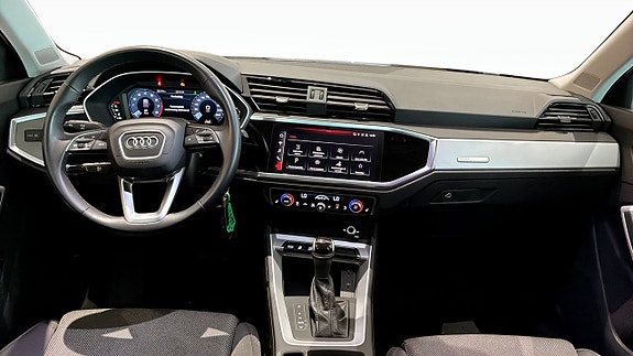 Audi Q3 4 of 5