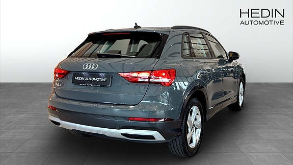 Audi Q3 2 of 5