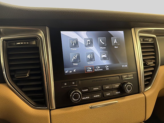 Porsche Macan 27 of 30