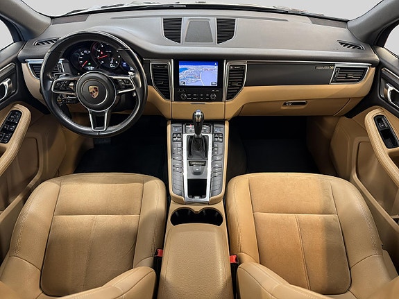 Porsche Macan 12 of 30