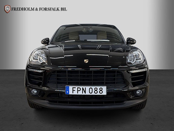 Porsche Macan 7 of 30