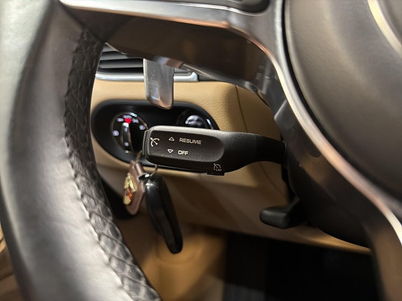 Porsche Macan 29 of 30